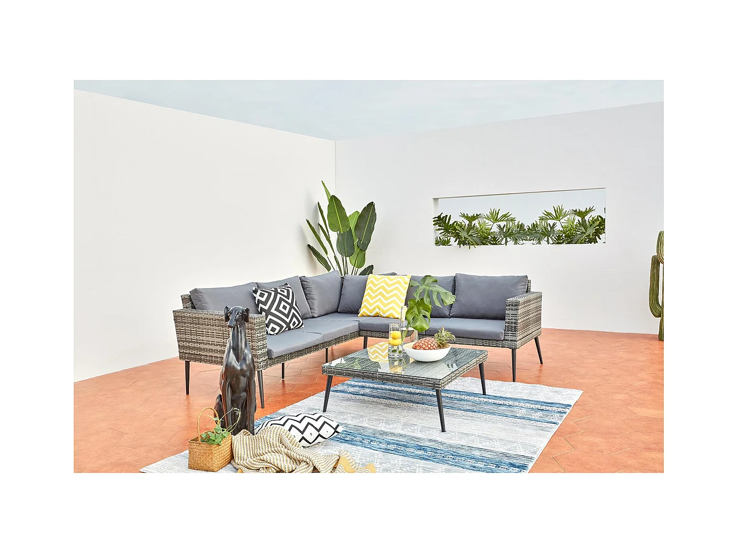 Gartenmöbel-Set mit 5 Sitzplätzen aus Kunstharz und Stahl TEFARI - Skandinavischer Stil, wetterbeständig