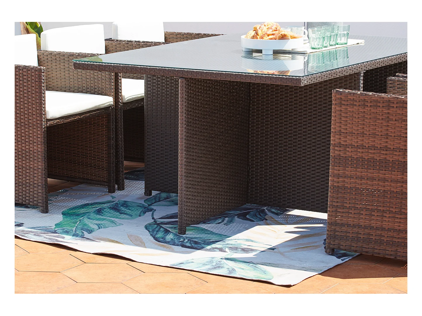 Table et chaises 10 places encastrables résine marron-blanc MIAMI