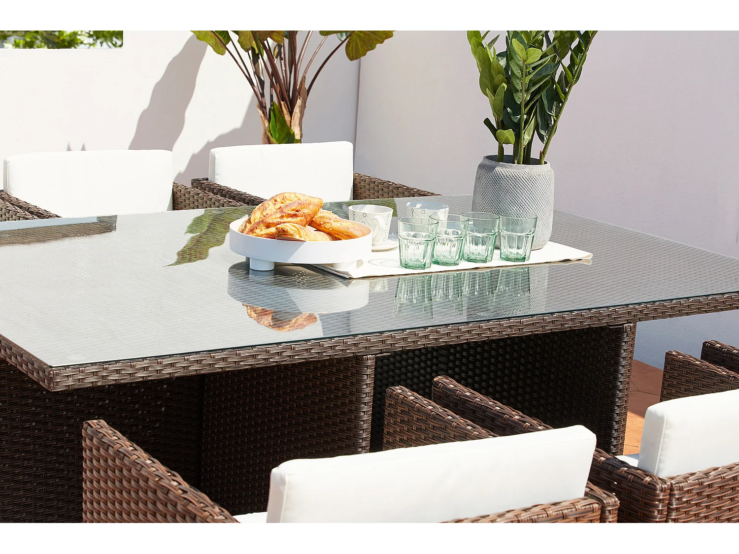 Table et chaises 6 places encastrables résine marron-blanc MIAMI