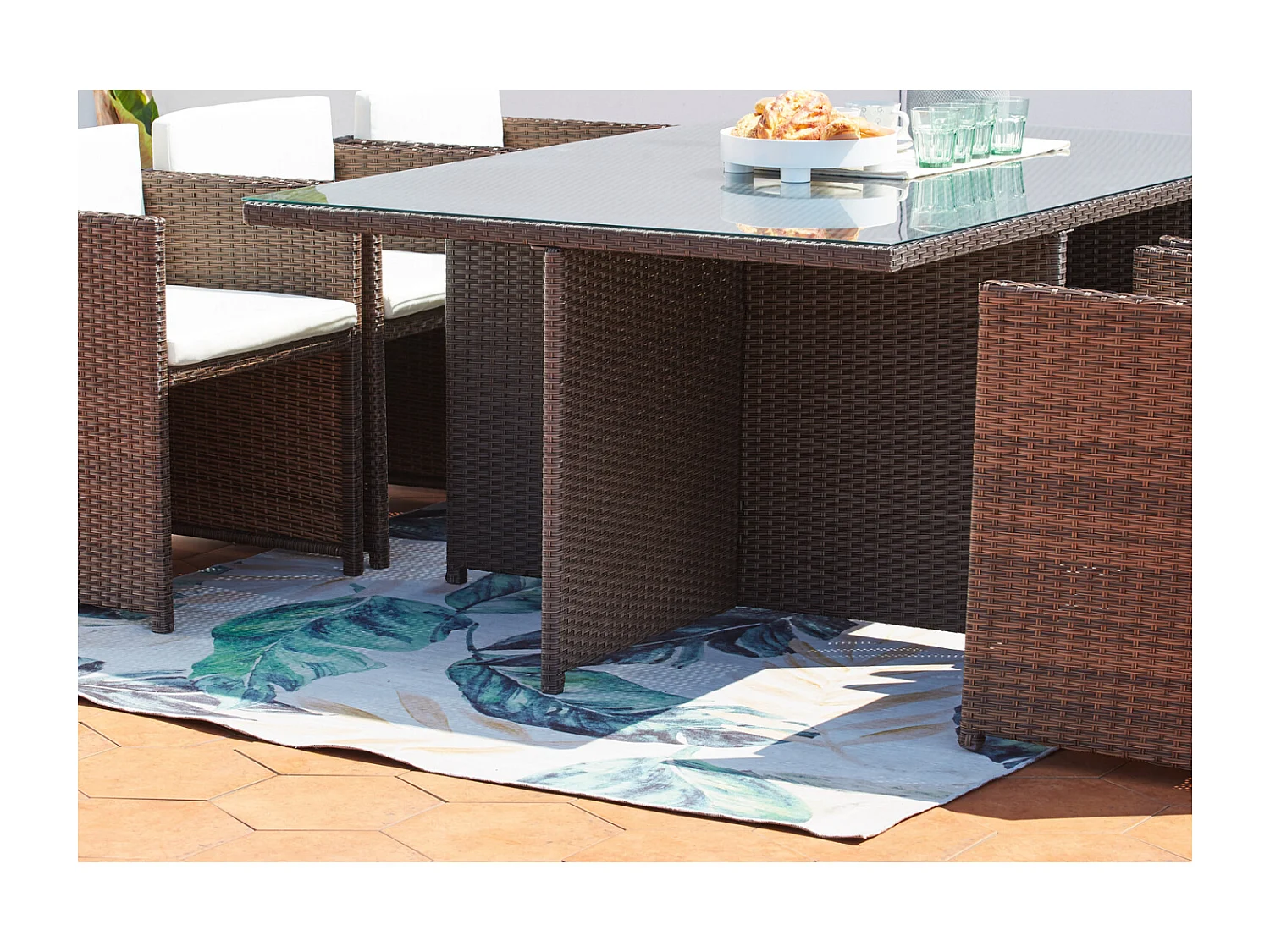 Table et chaises 6 places encastrables résine marron-blanc MIAMI