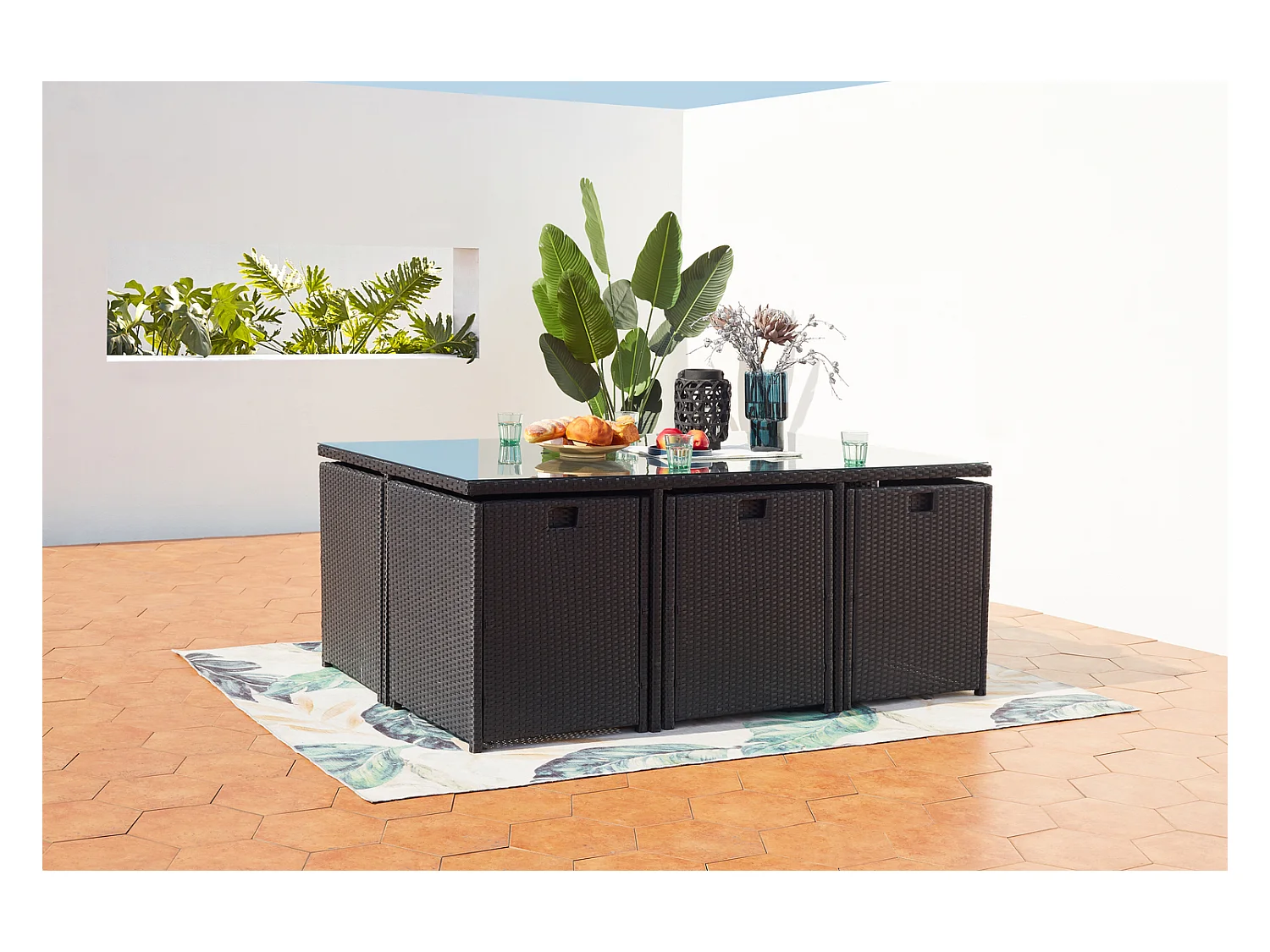 Table et chaises 6 places encastrables en résine noir-noir MIAMI