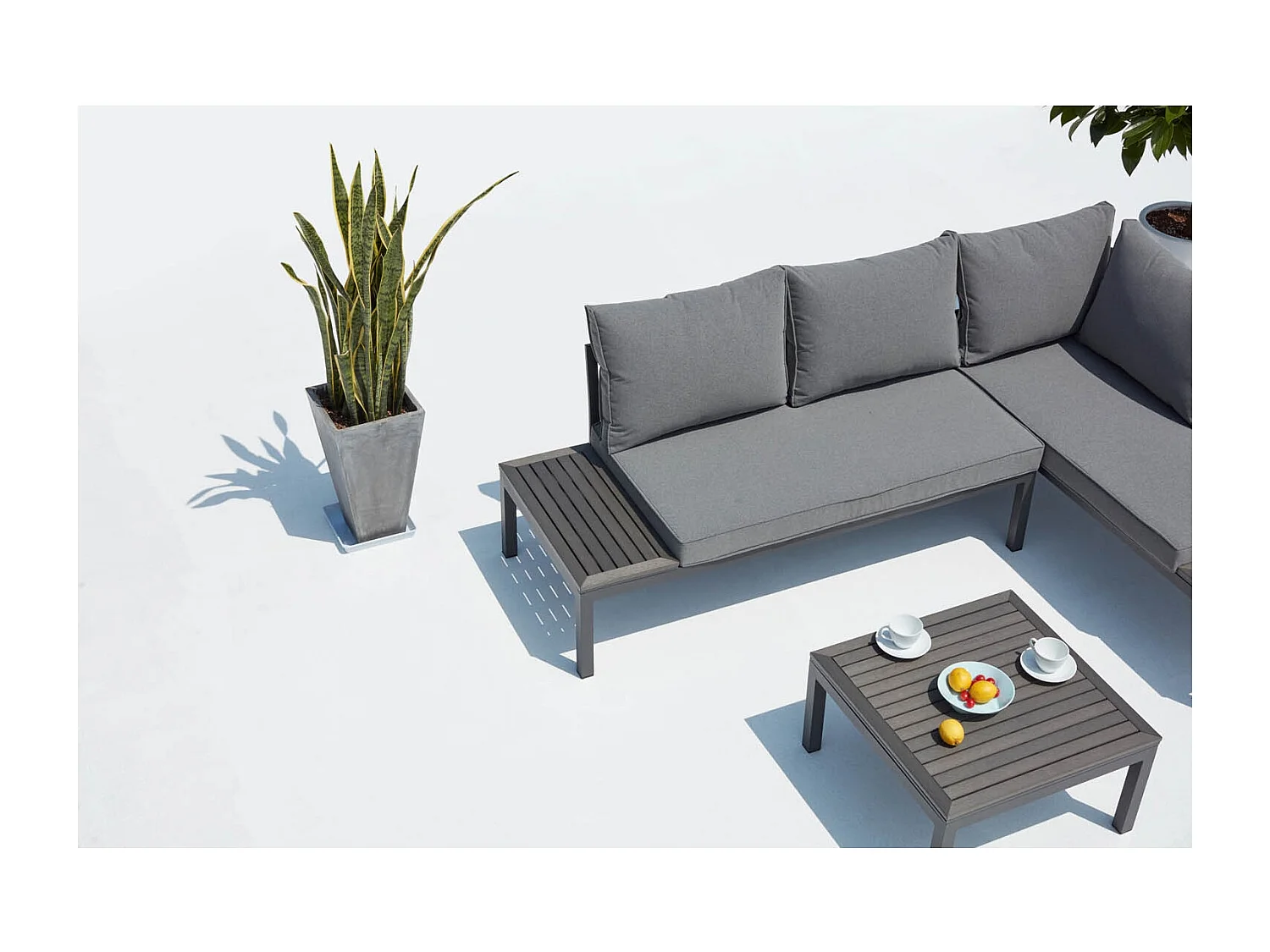 Salon de jardin 4 places en aluminium et acier gris foncé LOLEA