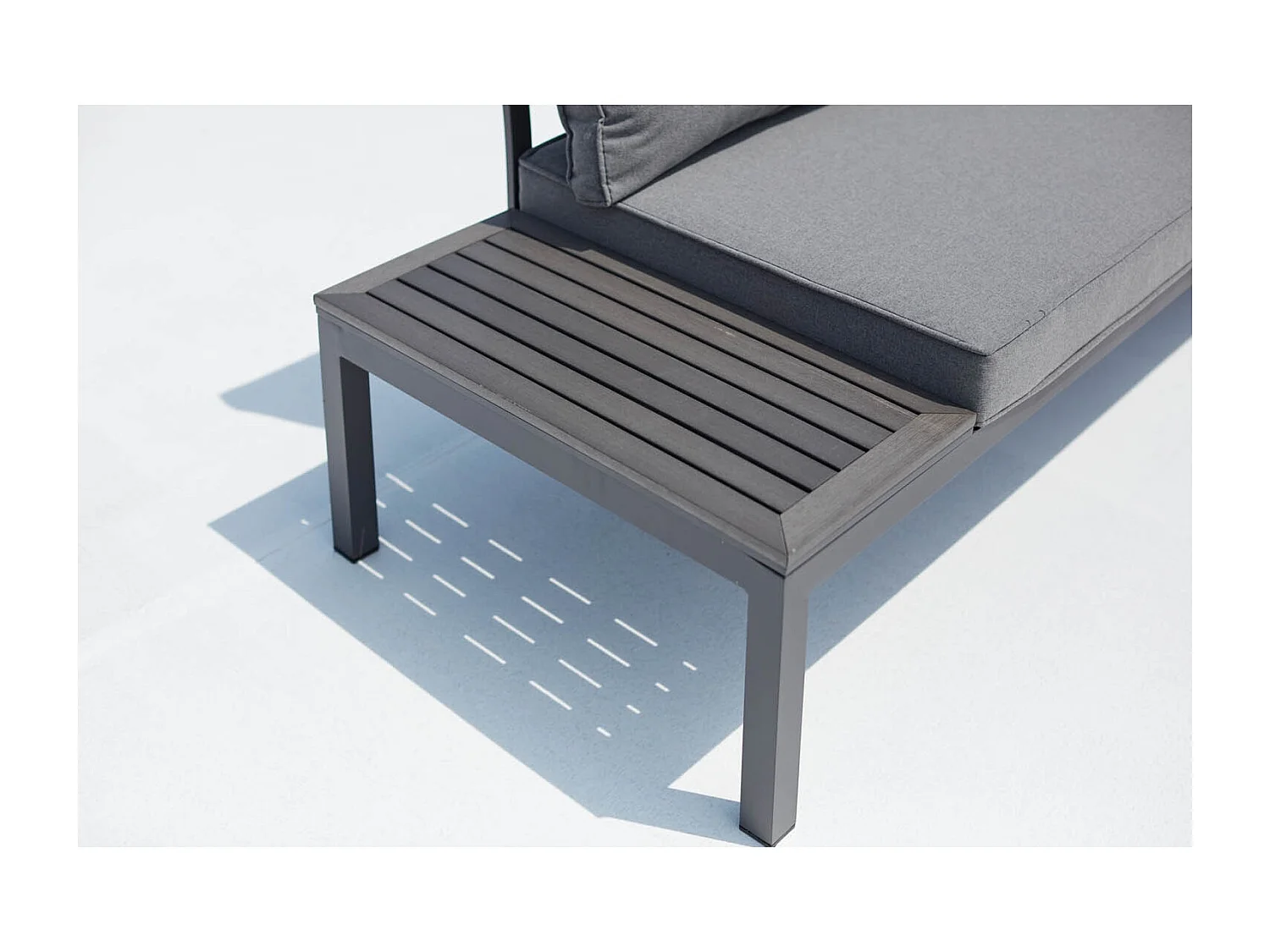 Salon de jardin 4 places en aluminium et acier gris foncé LOLEA