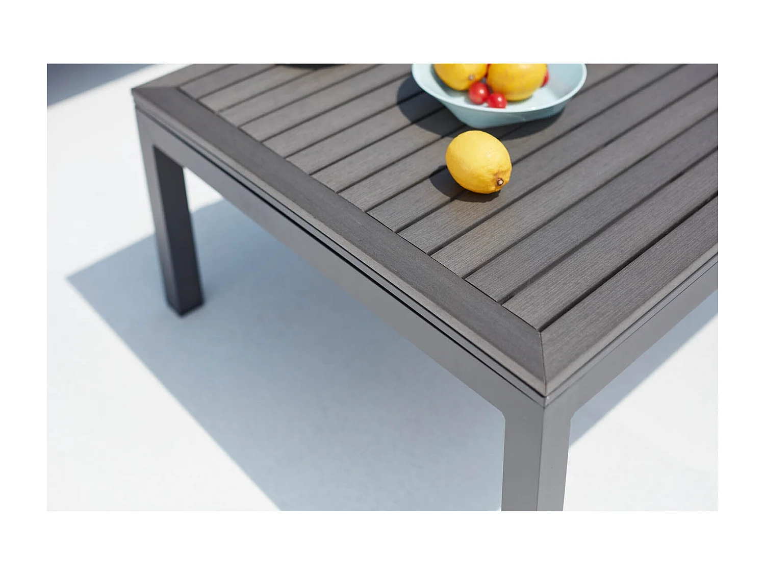 Salon de jardin 4 places en aluminium et acier gris foncé LOLEA