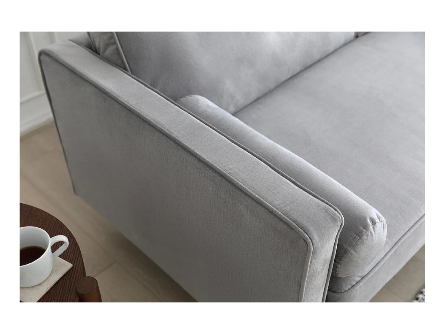 3-Sitzer-Sofa aus Samt, hellgrau  NALHA