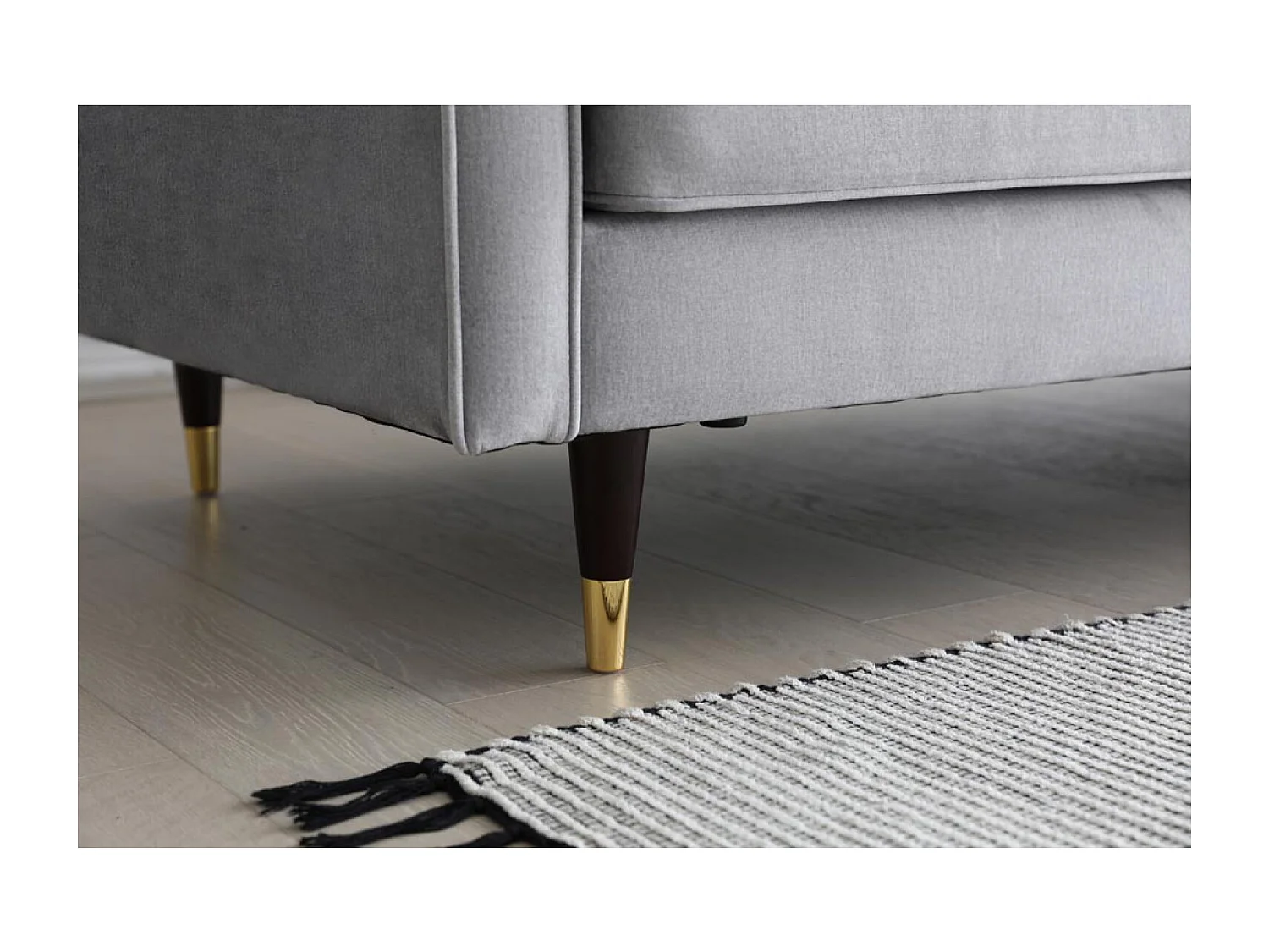 Canapé 3 places en velours gris clair NALHA