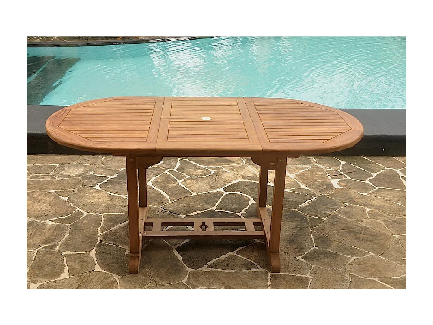 Table de jardin ovale extensible en teck brut 6 personnes KAJANG