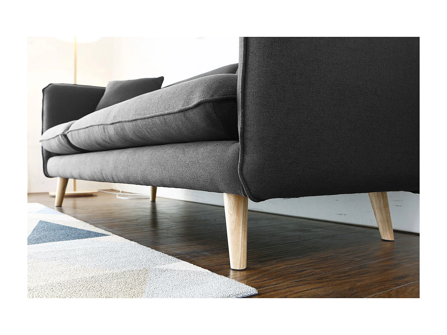 Canapé 3 places et 1 pouf en tissu gris anthracite ISKO