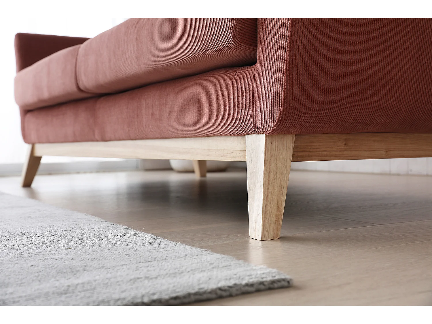 Scandinavische 3-Zits Ribfluwelen Bank Eekhoorn HOGA - Scandinavische Stijl, Comfortabel, Massief Houten Structuur