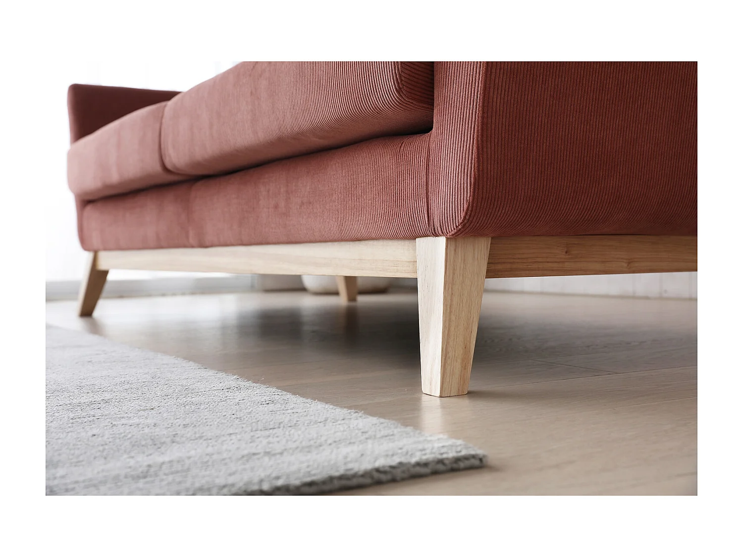 Scandinavische 3-Zits Ribfluwelen Bank Eekhoorn HOGA - Scandinavische Stijl, Comfortabel, Massief Houten Structuur