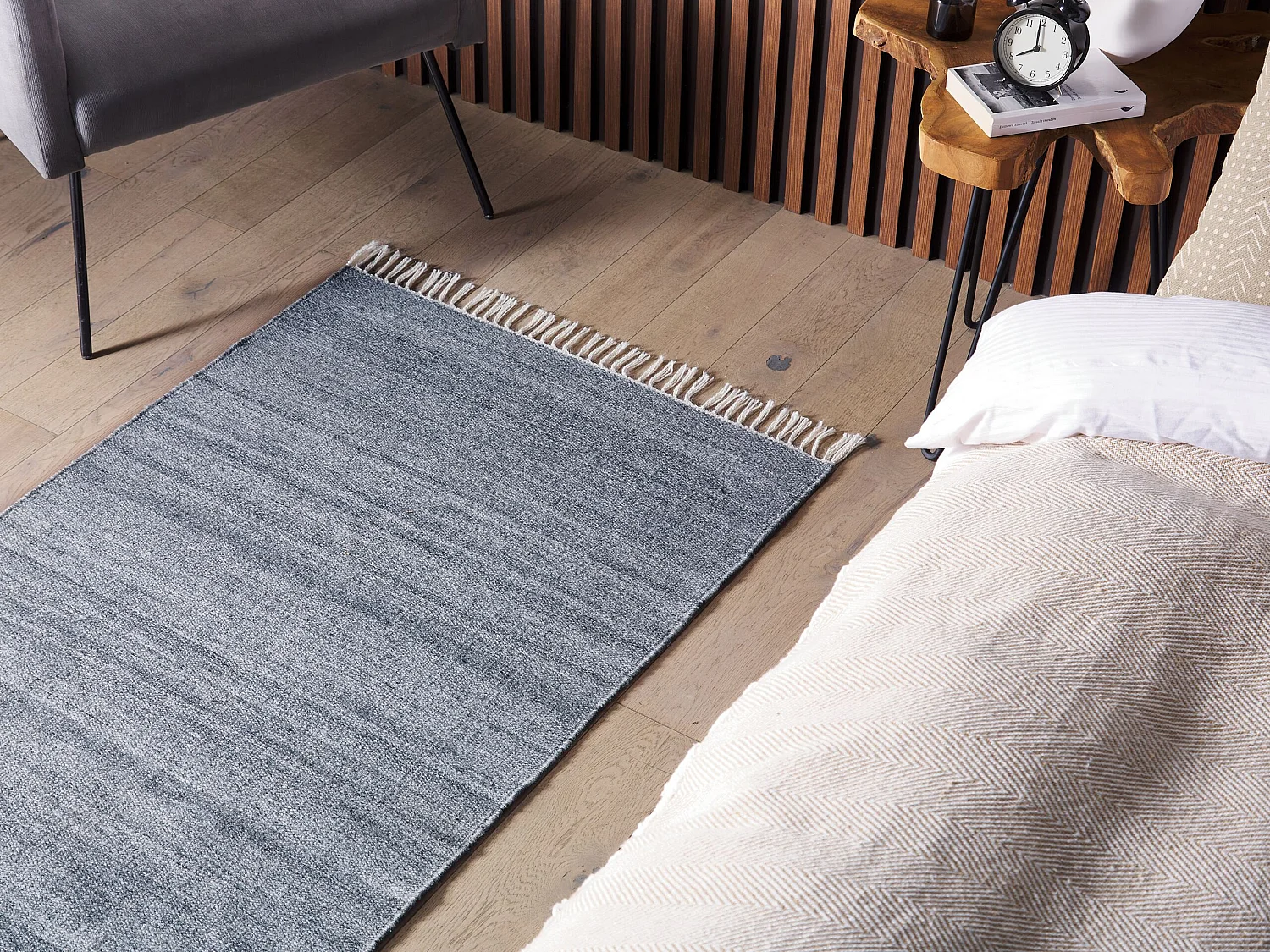 Vloerkleed synthetisch grijs 80 x 150 cm MALHIA