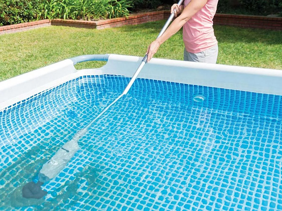 Aspirateur nettoyeur piscine spa a batterie rechargeable