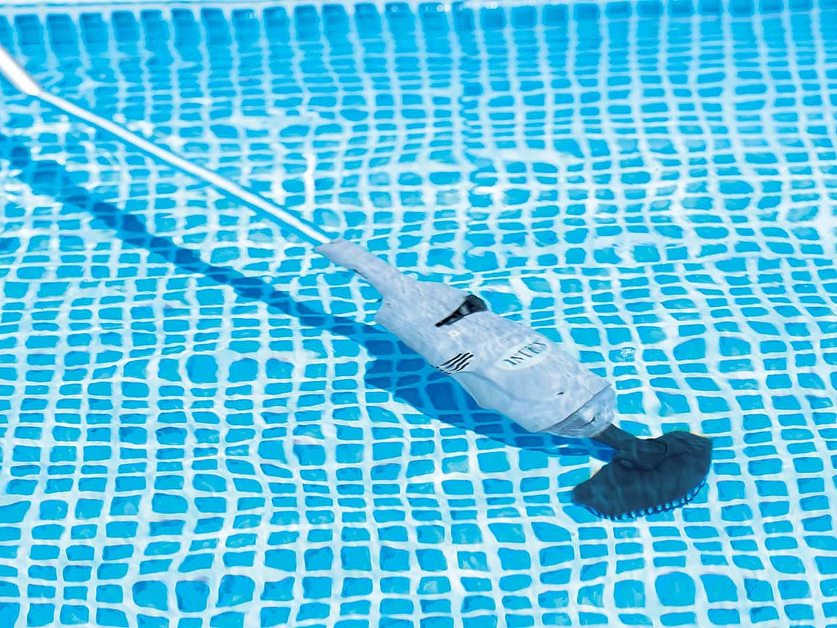 Aspirateur nettoyeur piscine spa a batterie rechargeable