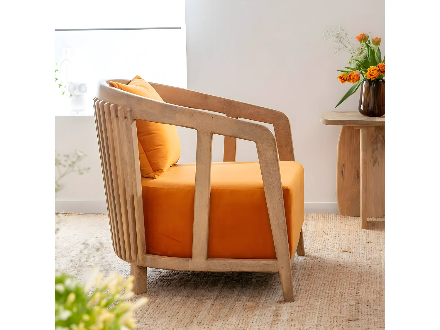 Sillón de madera de mango y terciopelo Terence con almacenamiento