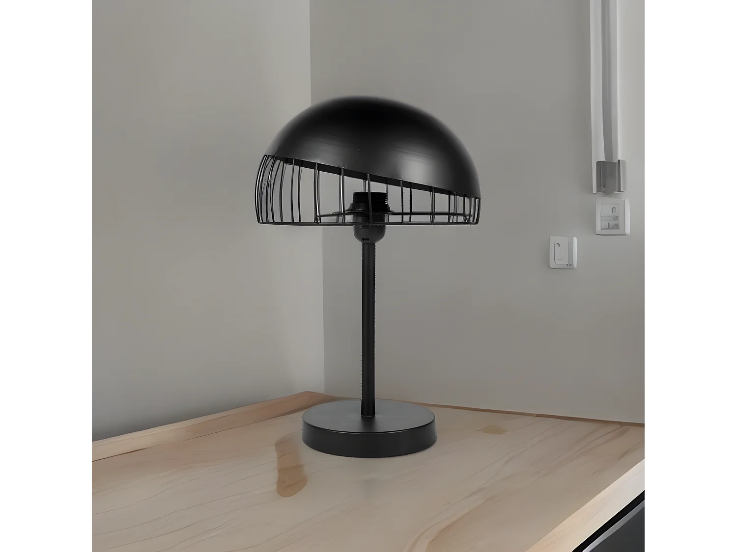Lampe à poser en métal noir Colisée Ostaria
