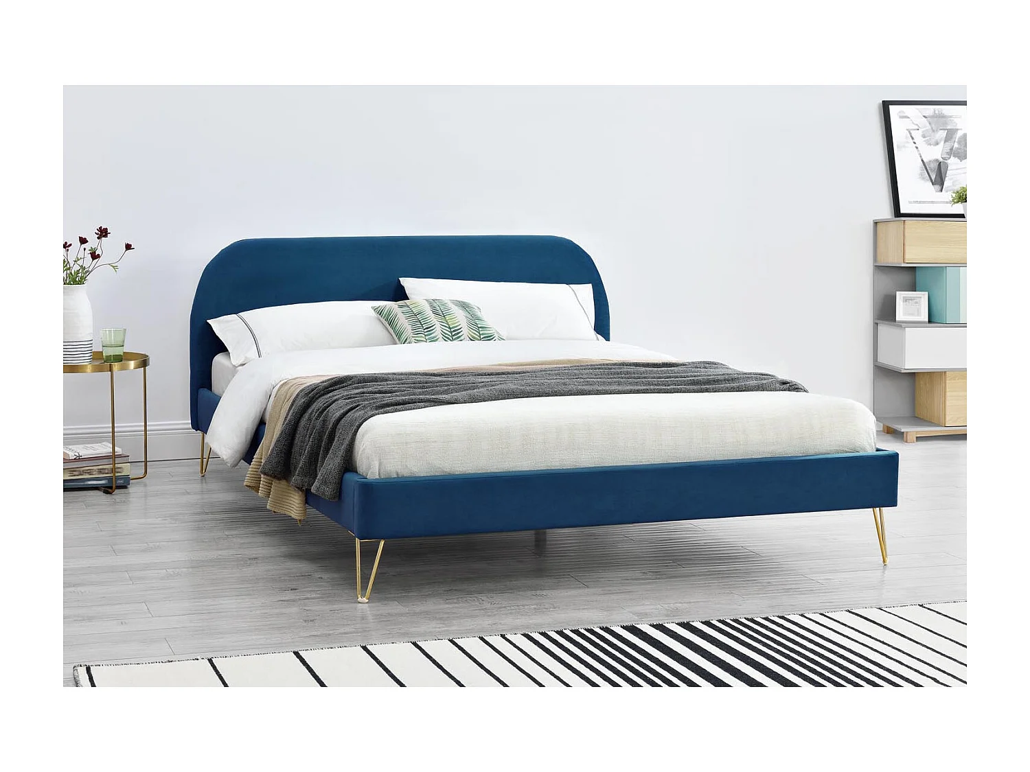 Bettgestell 160 x 200 cm aus Samt und blauem Messing PHOENIX