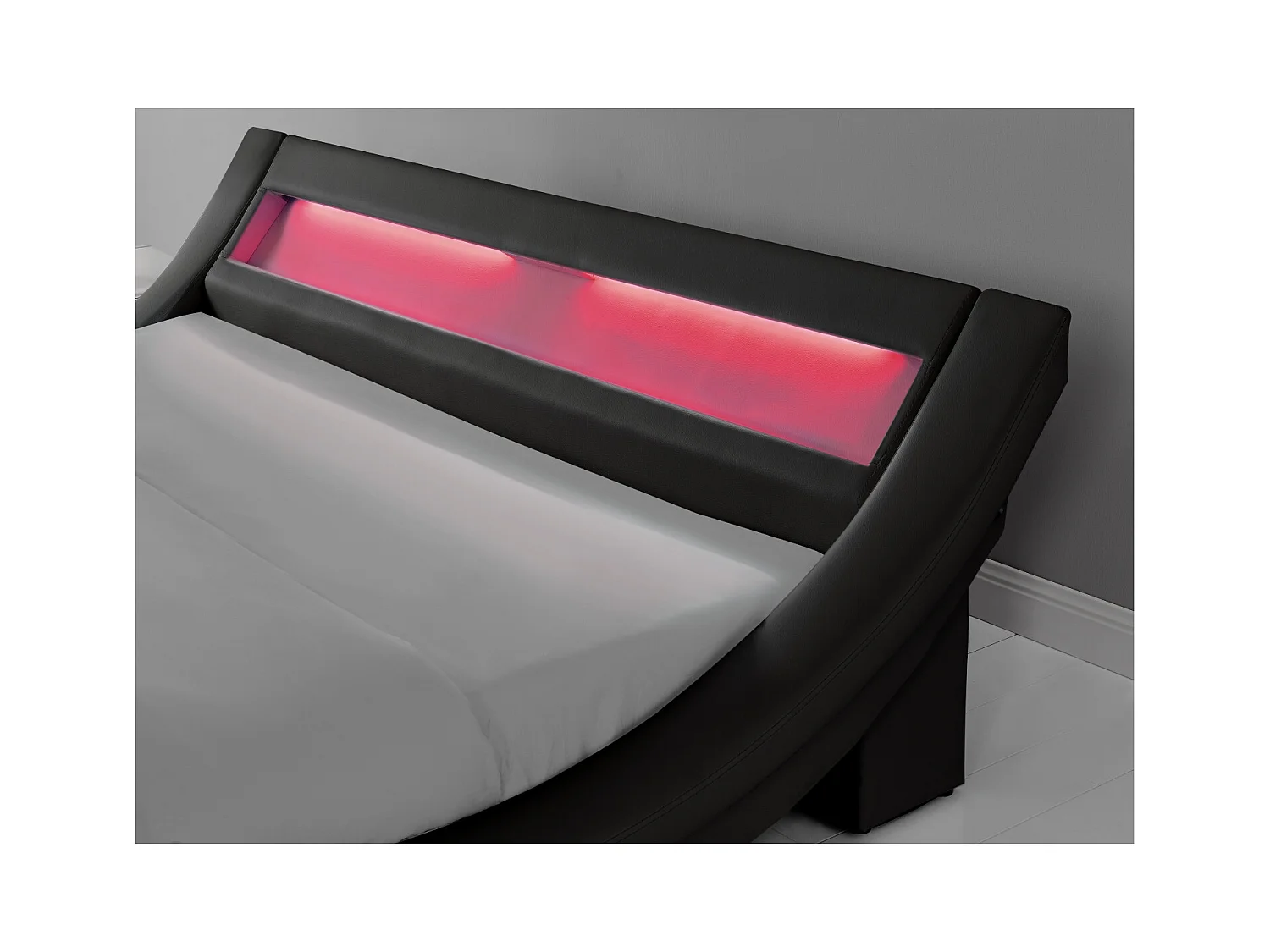 Cadre de lit avec LED 140 x 190 cm en PU noir PADDINGTON