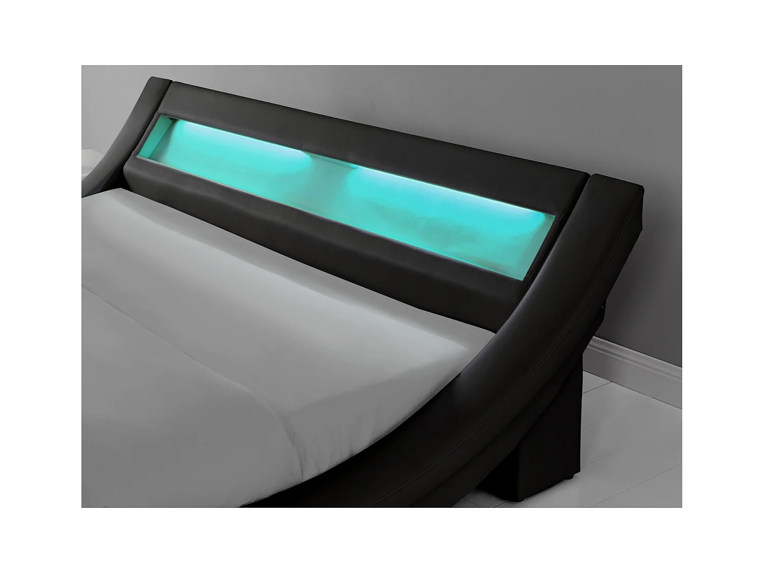 Cadre de lit avec LED 140 x 190 cm en PU noir PADDINGTON