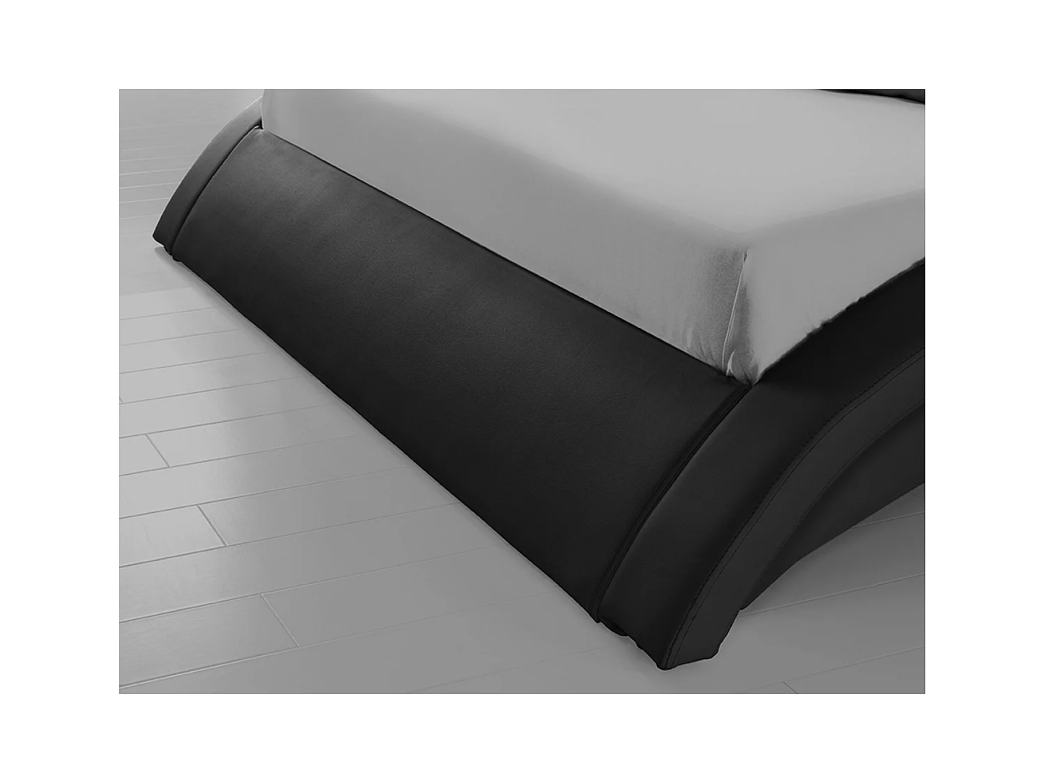 Cadre de lit avec LED 140 x 190 cm en PU noir PADDINGTON