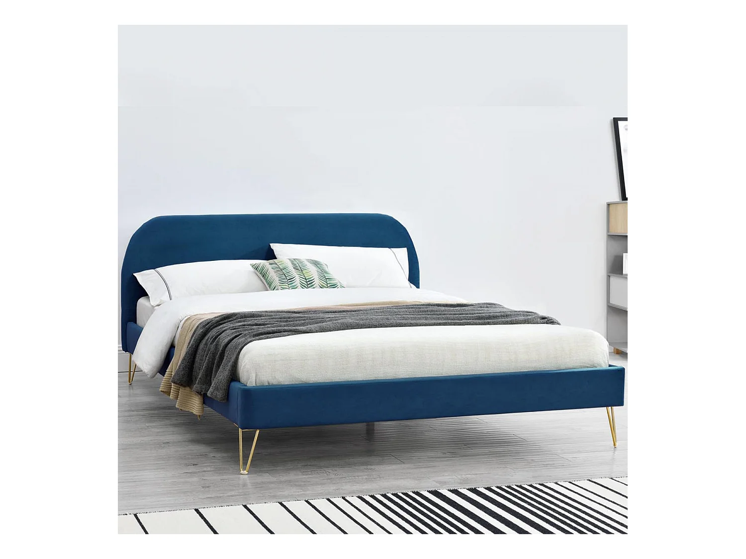 Structure de lit 140 x 190 cm en velours et laiton bleu PHOENIX