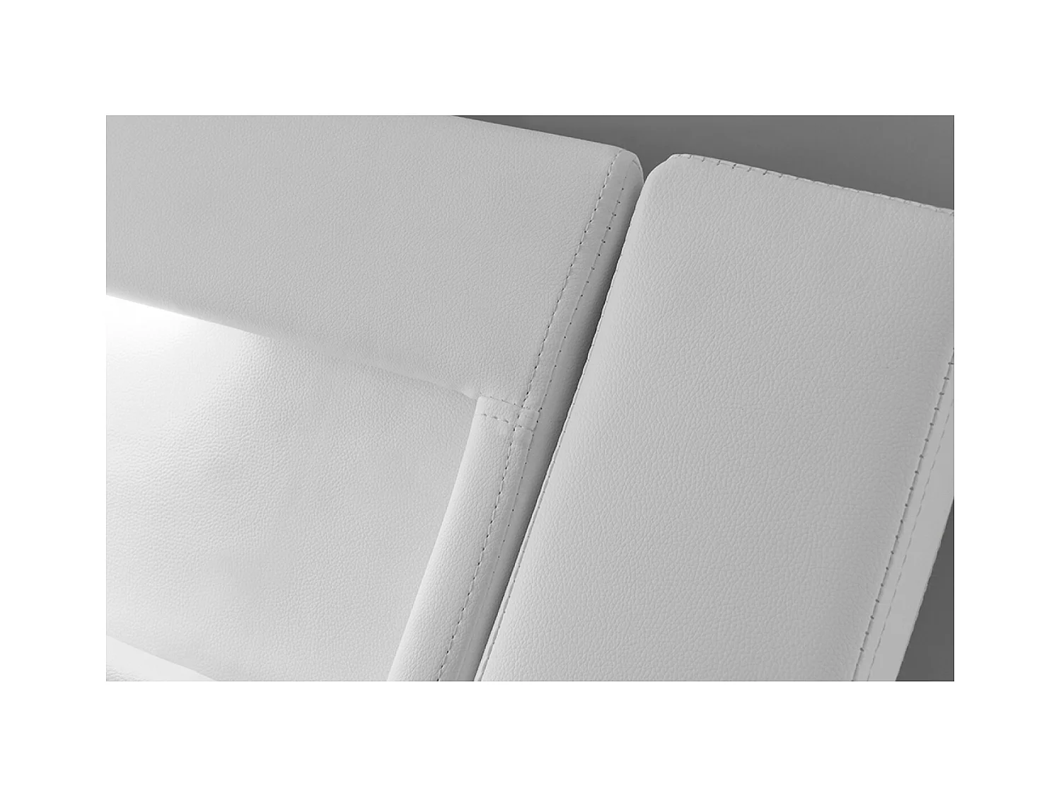 Cadre de lit avec LED 140 x 190 cm en PU blanc PADDINGTON