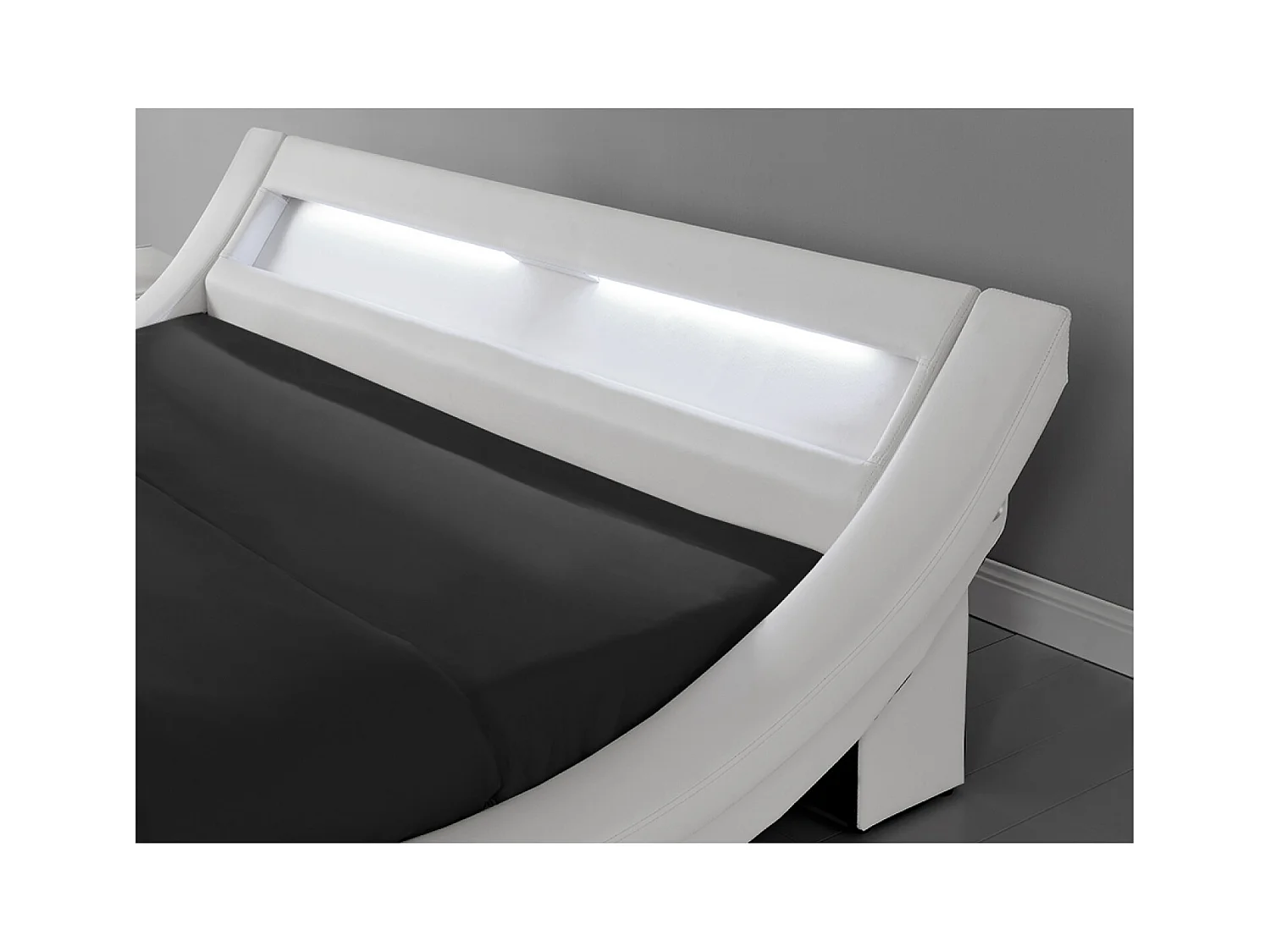 Cadre de lit avec LED 140 x 190 cm en PU blanc PADDINGTON