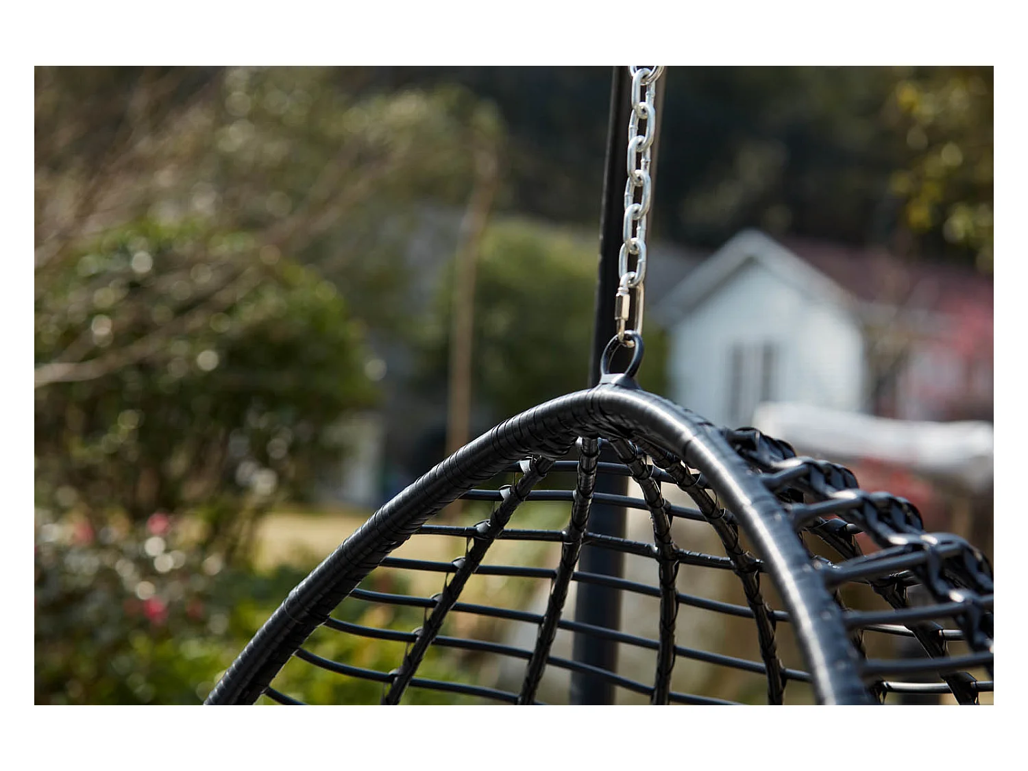 Sillón colgante negra de resina trenzada AUROA