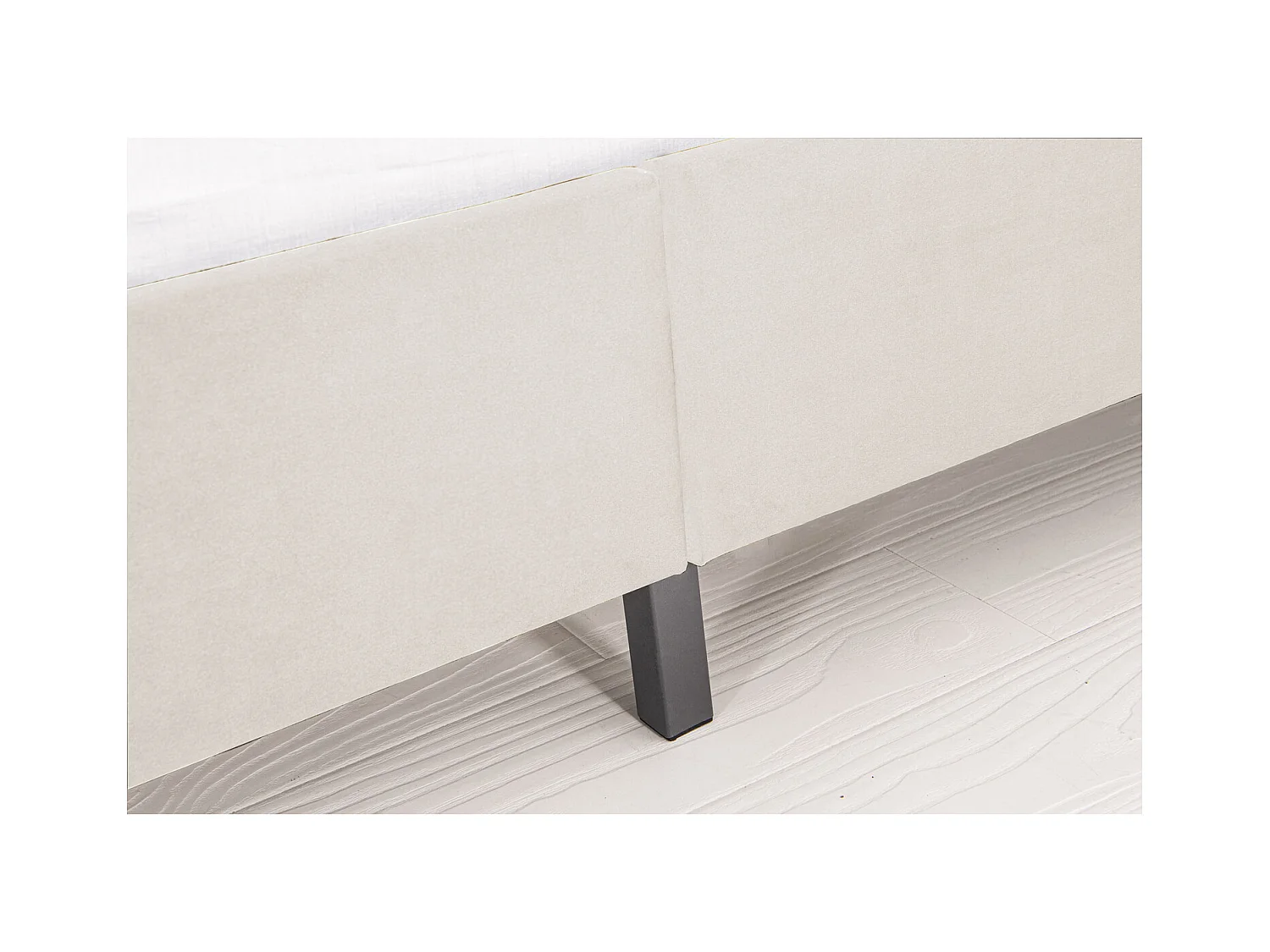 Fluweel Bed Beige 140x190 Cambridge Modern met Gestoffeerd Hoofdbord in Fluweel