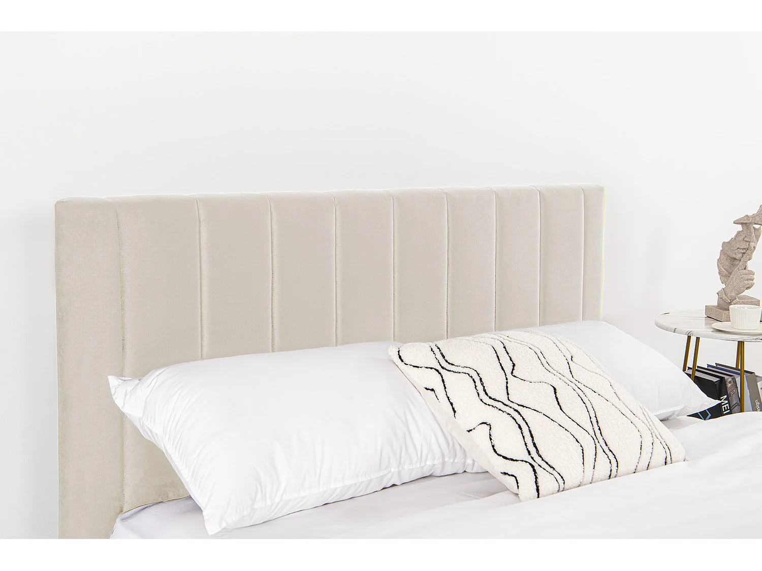 Lit 140x190 cm en velours beige CAMBRIDGE