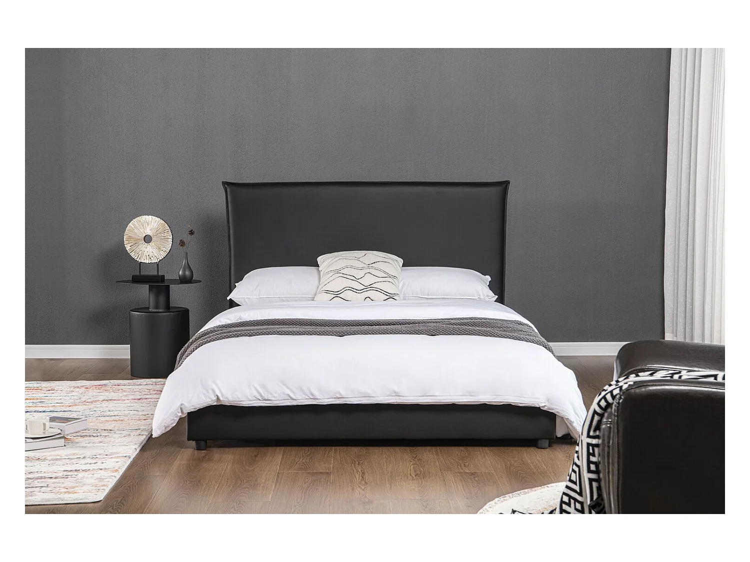 Design Bed 160x200 Kunstleer Zwart CHESTER