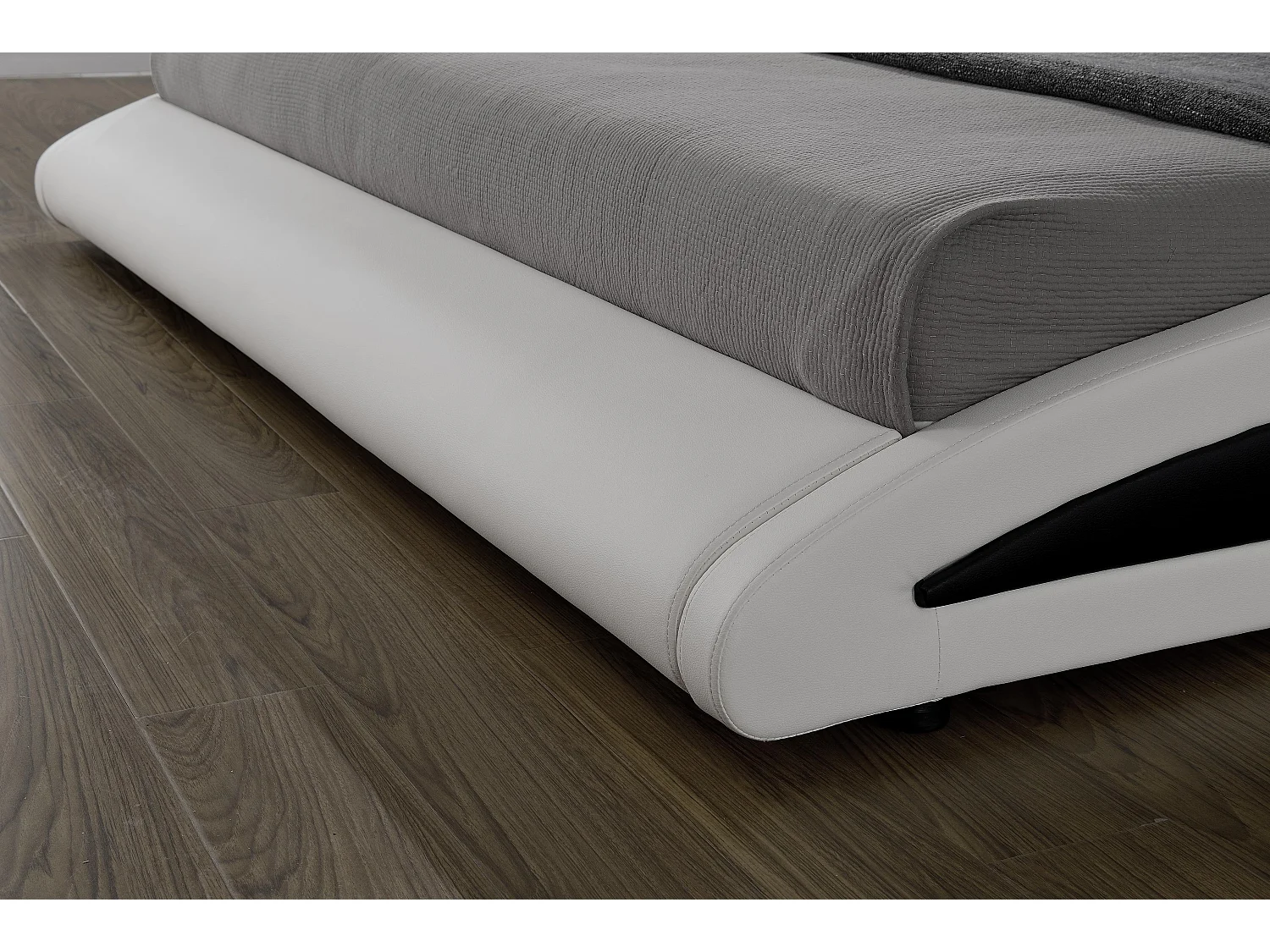 Cadre de lit avec LED 140 x 190 cm en PU blanc BRIXTON