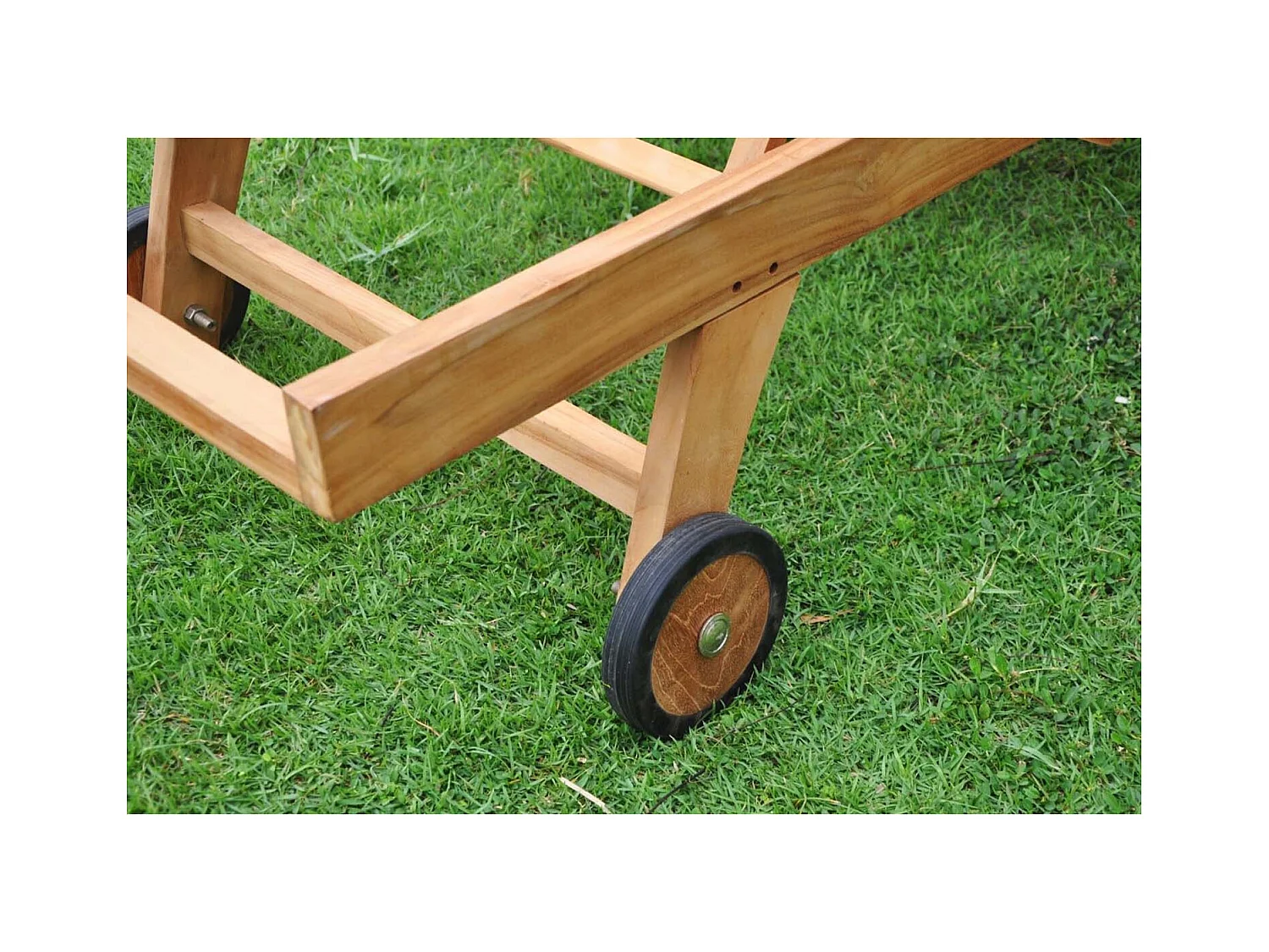 Transat en Teck avec Roues et Plateau TAMANA - Bain de Soleil Réglable pour Extérieur