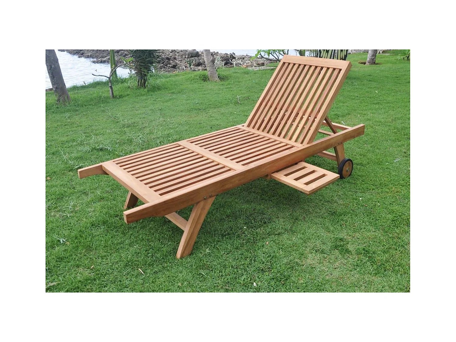 Transat en Teck avec Roues et Plateau TAMANA - Bain de Soleil Réglable pour Extérieur