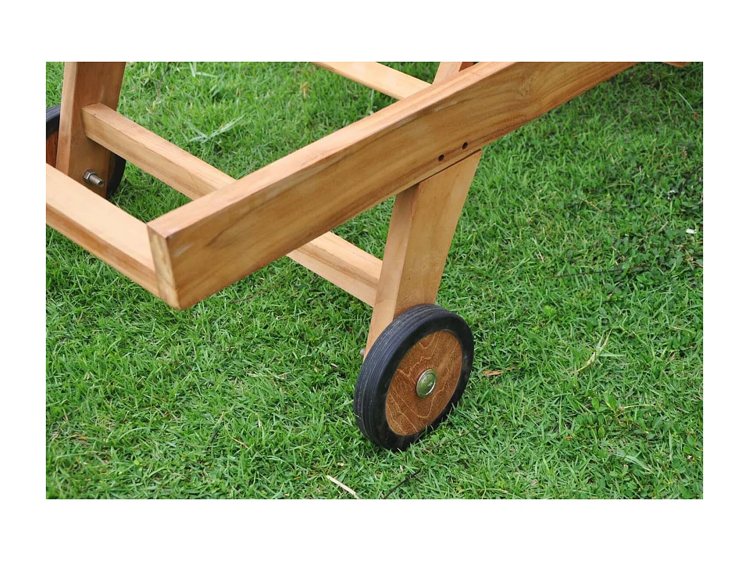 Transat en Teck avec Roues et Plateau TAMANA - Bain de Soleil Réglable pour Extérieur