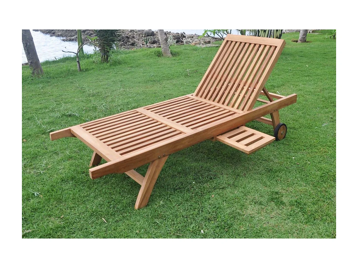 Transat en Teck avec Roues et Plateau TAMANA - Bain de Soleil Réglable pour Extérieur