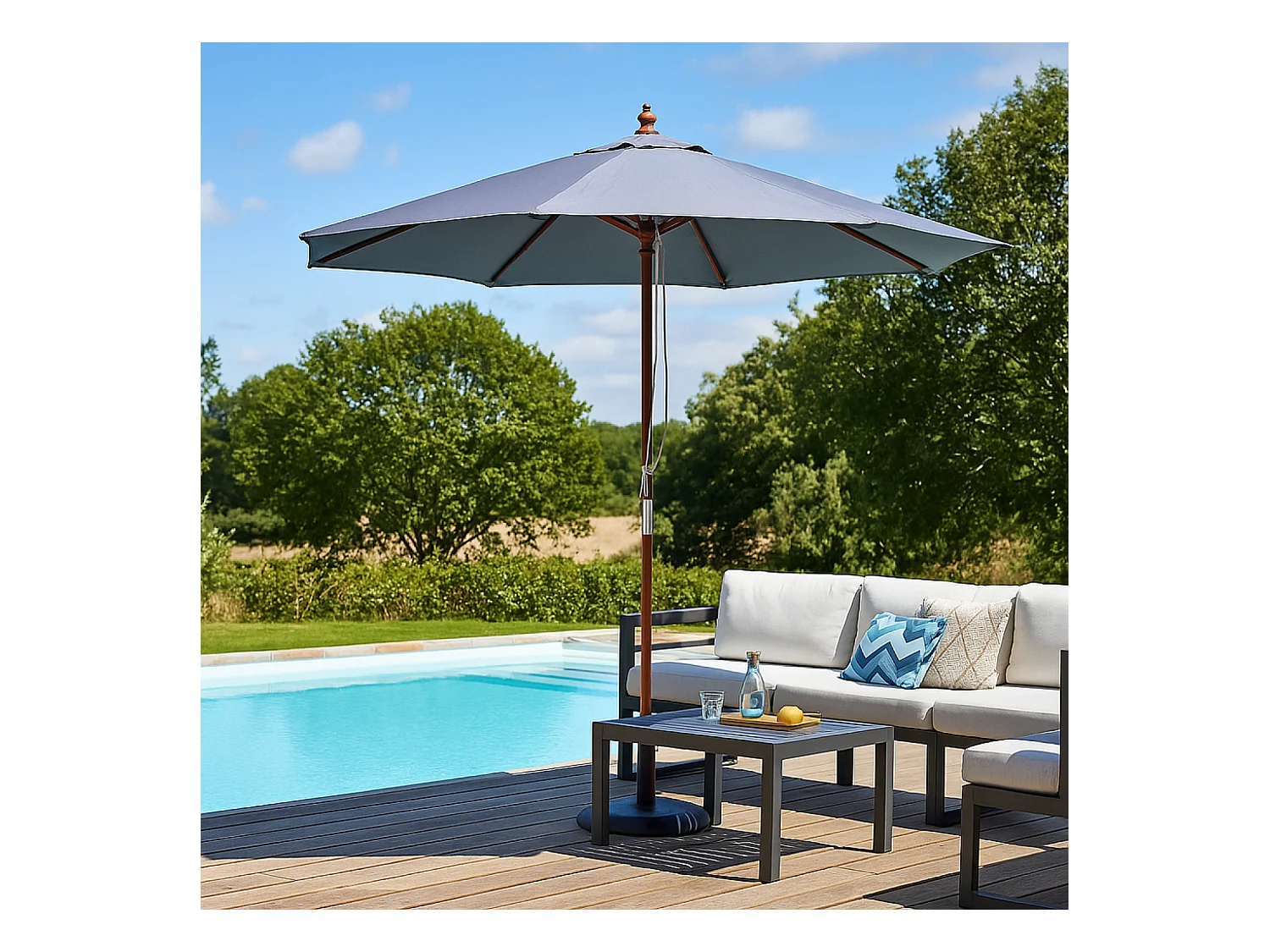 Ronde houten parasol met een diameter van 2,66 m grijze doek NAPOLI