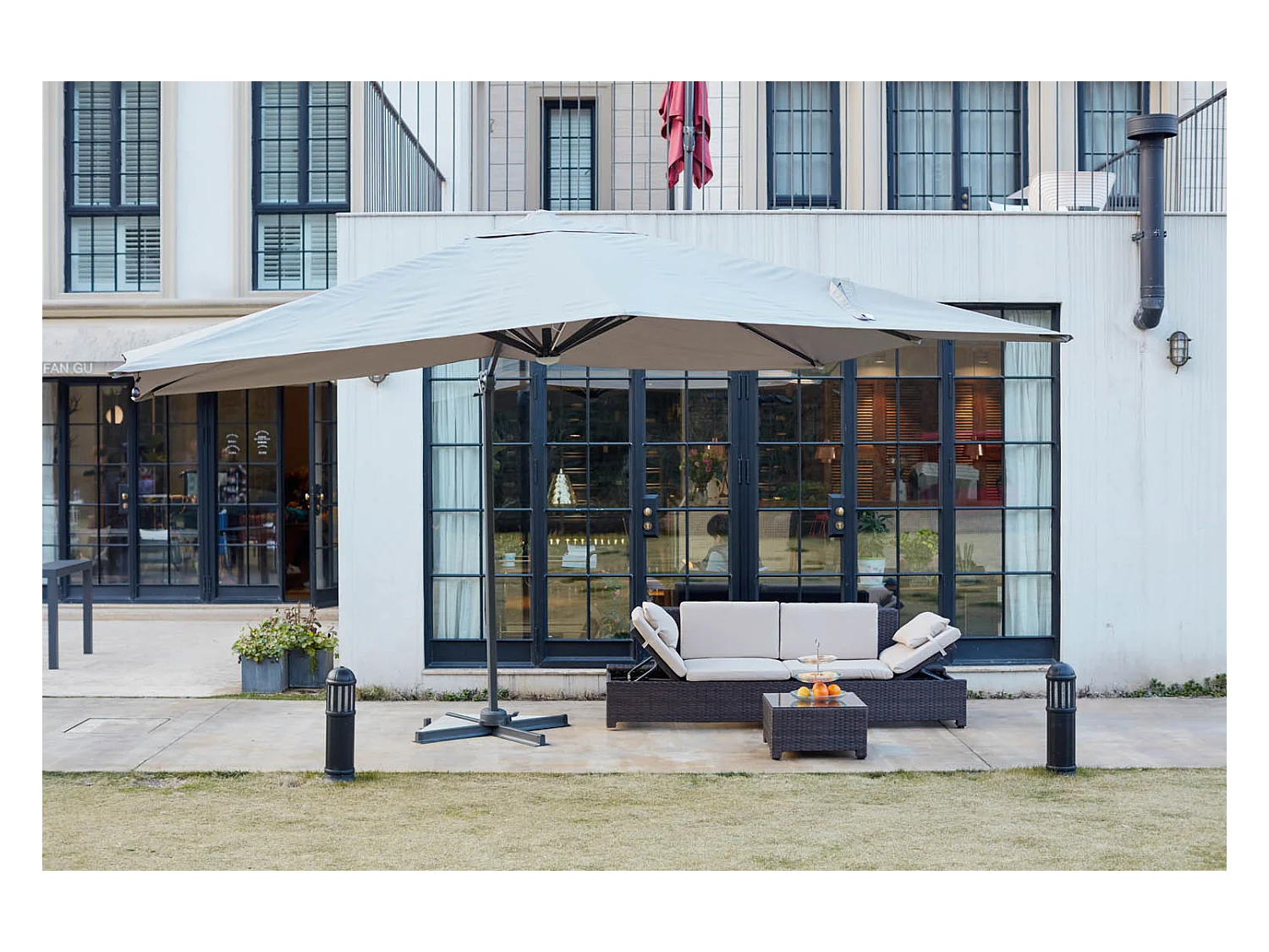 Rechthoekige Grijze Parasol met LED 395 x 295 cm CALVIA