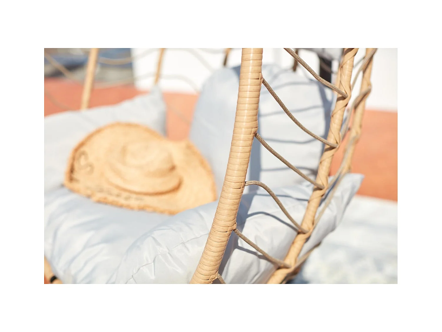 Hängesessel aus Kunstharz mit Rattaneffekt LIMA