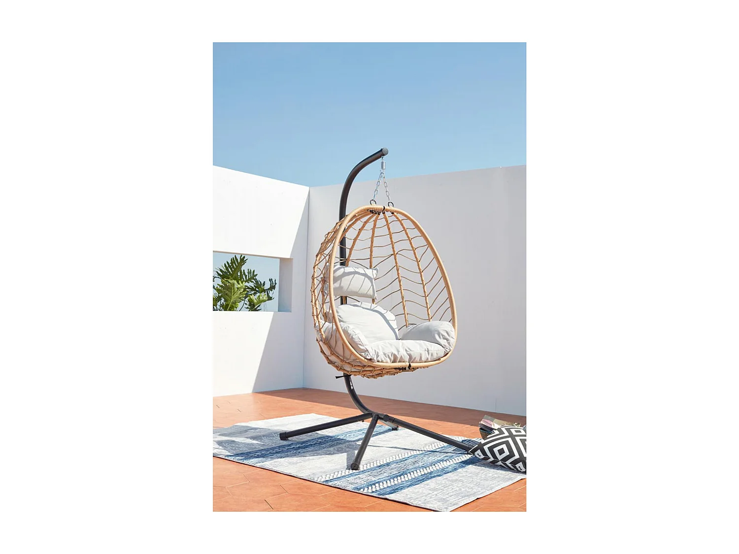 Fauteuil suspendu en résine effet rotin naturel LIMA