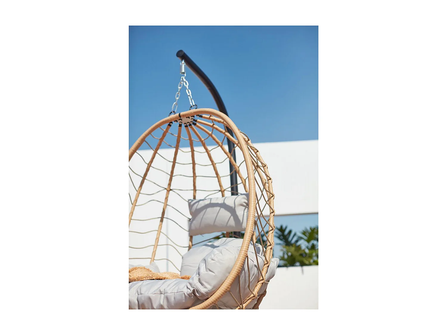 Hangstoel beige van hars en staal LIMA - Eigentijdse stijl