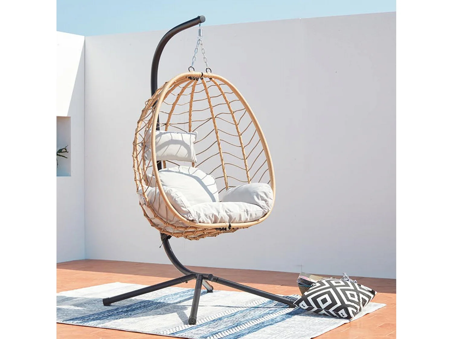 Fauteuil suspendu en résine effet rotin naturel LIMA