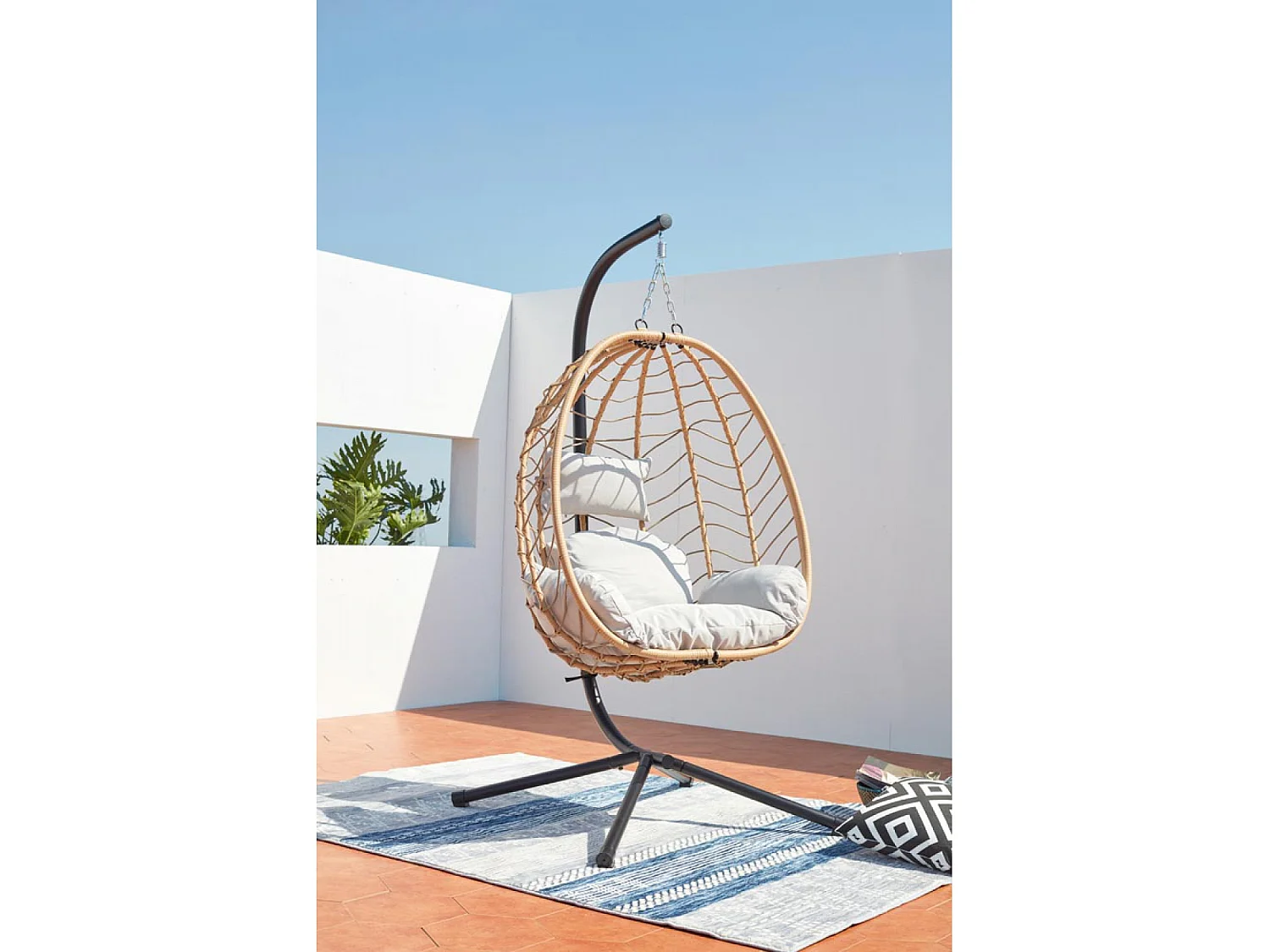 Fauteuil suspendu en résine effet rotin naturel LIMA