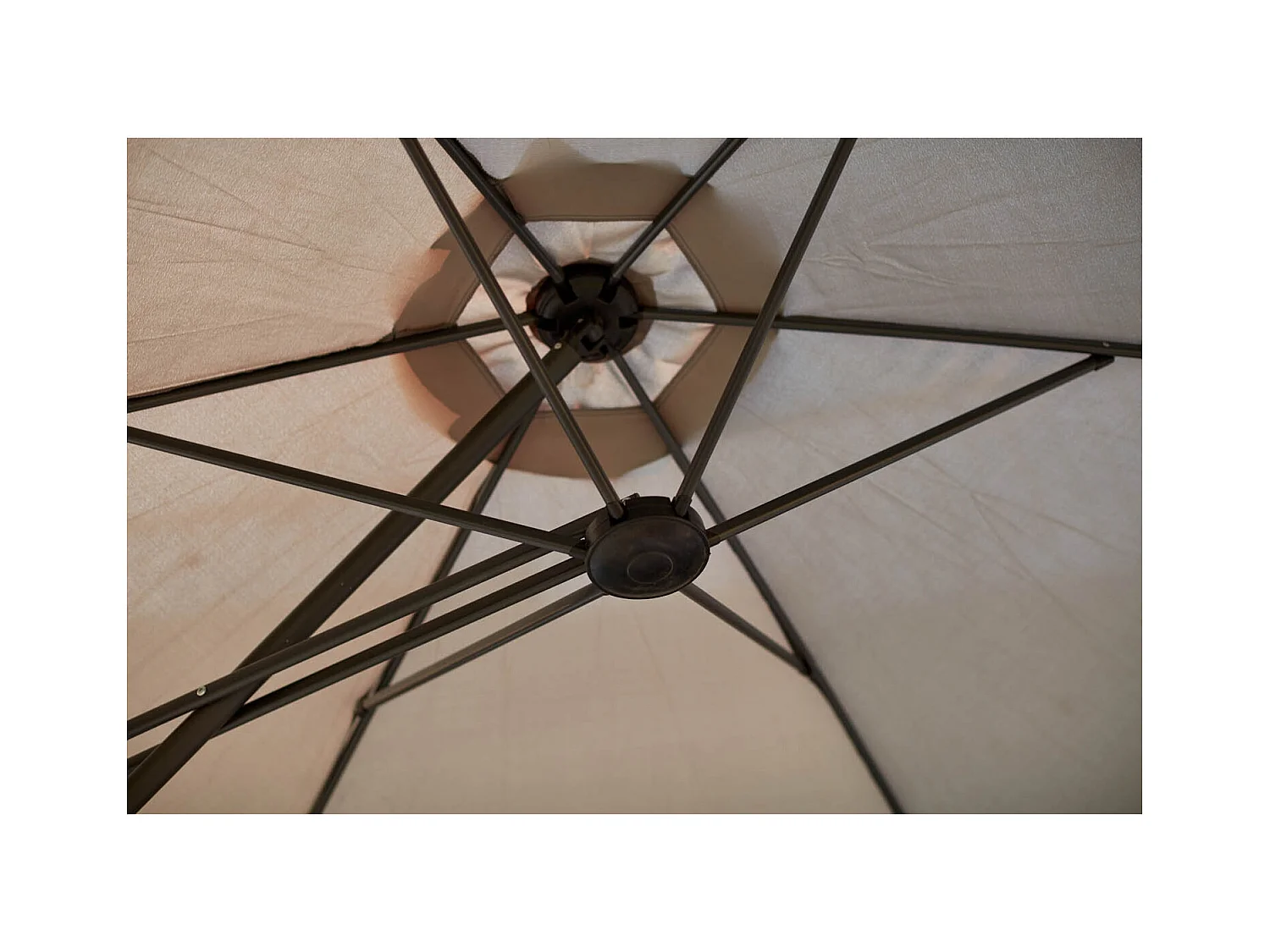 Parasol déporté avec ouverture innovante diamètre 3 m gris ALCUDIA
