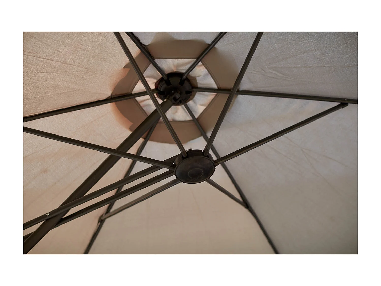 Parasol déporté avec ouverture innovante diamètre 3 m gris ALCUDIA