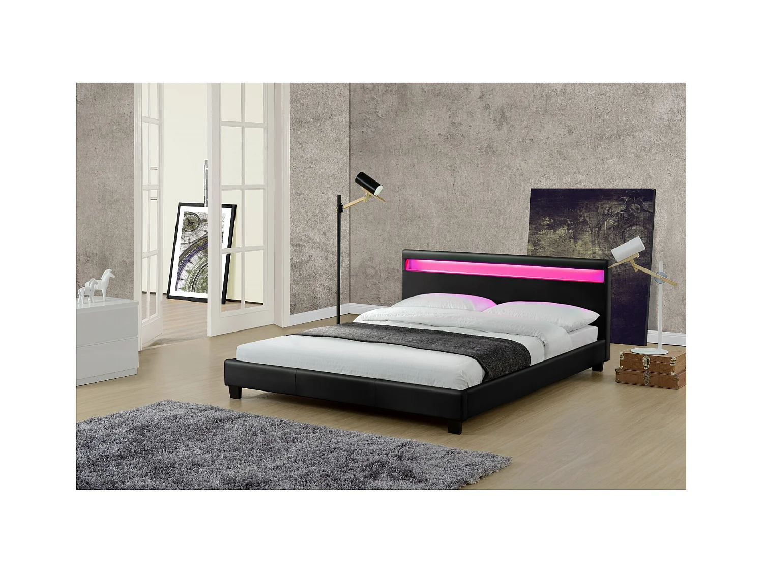 Bettgestell mit LED 160 x 200 cm in schwarzem PU PICADILLY