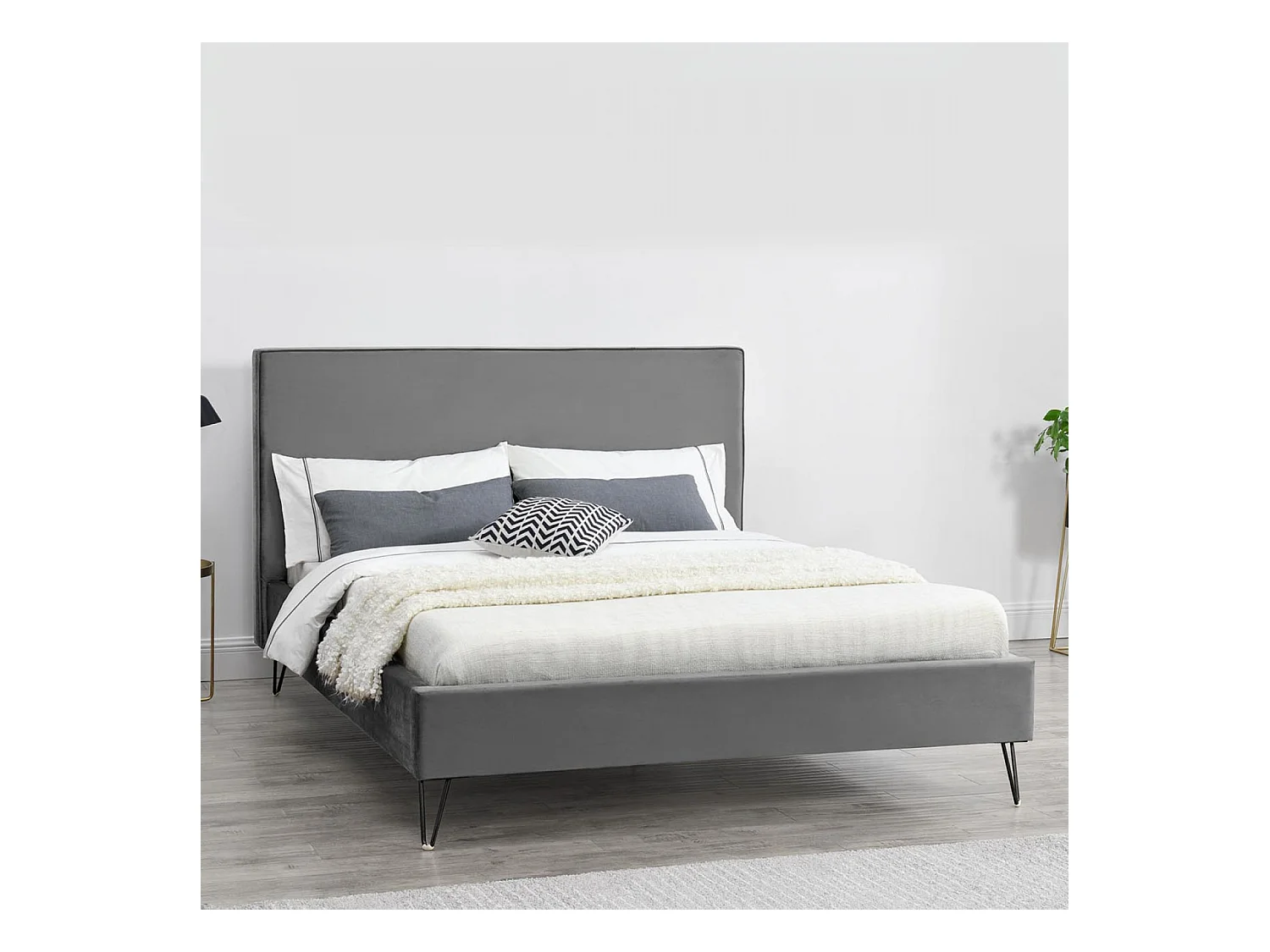 Queen Size Bed in Grijze Velours met Zwarte Poten 160x200 cm RIVERSIDE