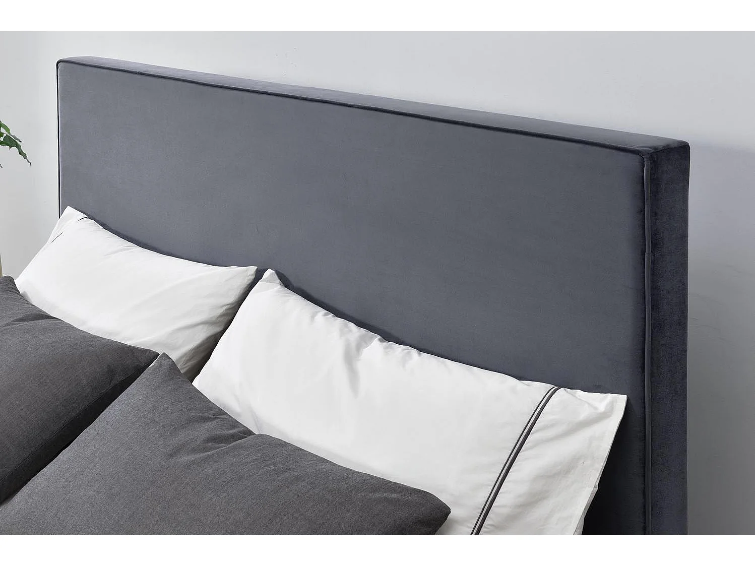 Bed van Grijs Fluweel & Messing Poten 140x190 cm Riverside Stijl Mid-Century