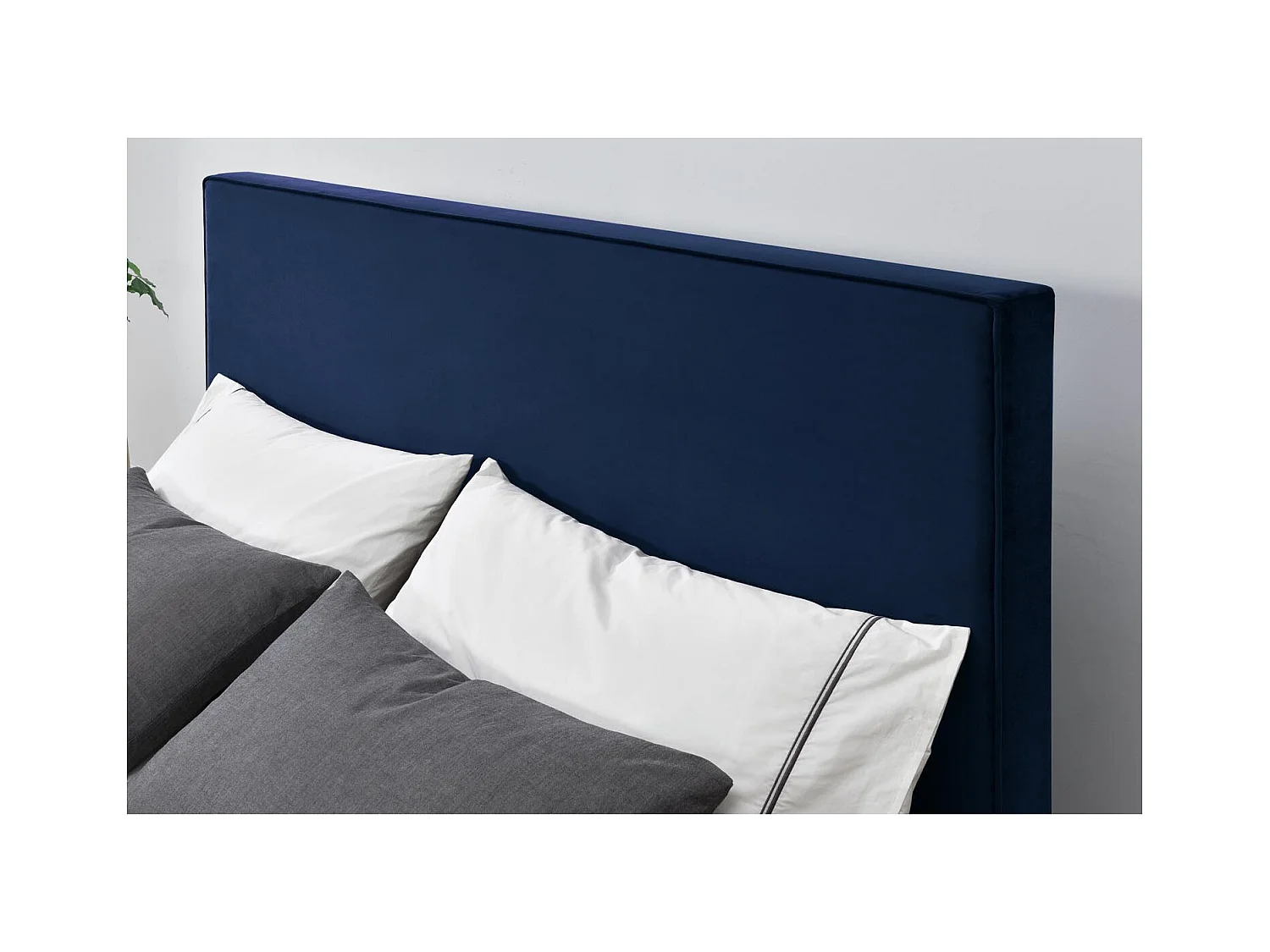 Bettgestell 140 x 190 cm aus Samt und blauem Messing RIVERSIDE