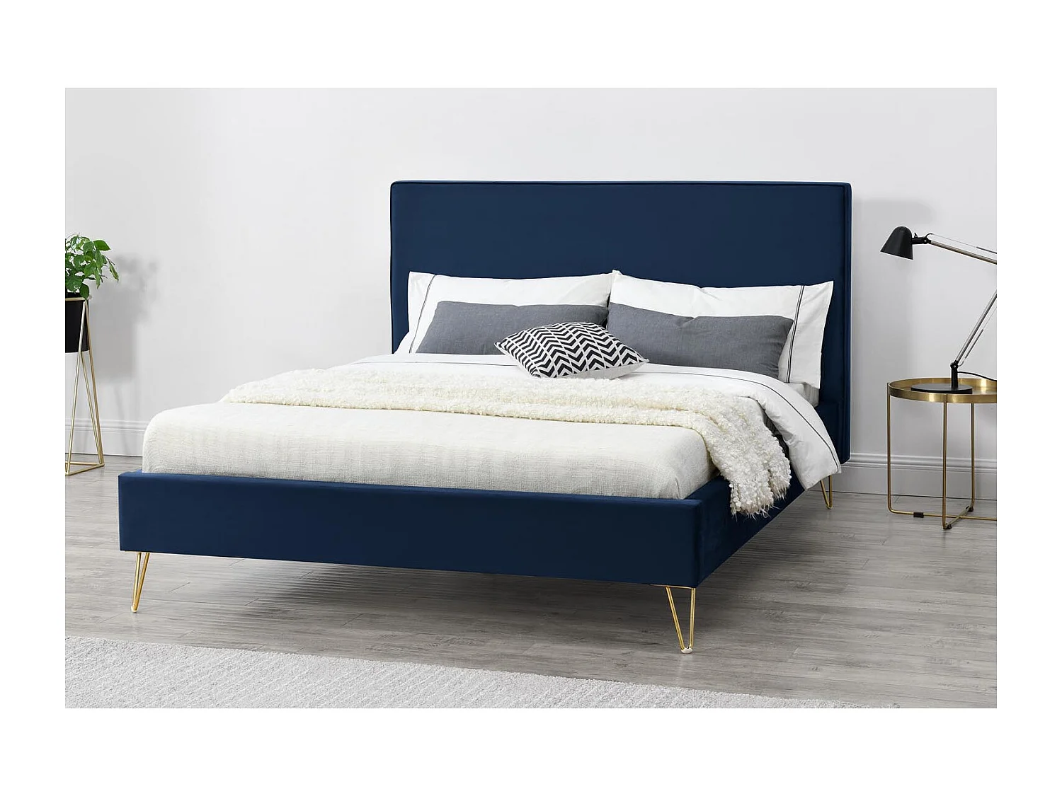 Structure de lit 140 x 190 cm en velours et laiton bleu RIVERSIDE