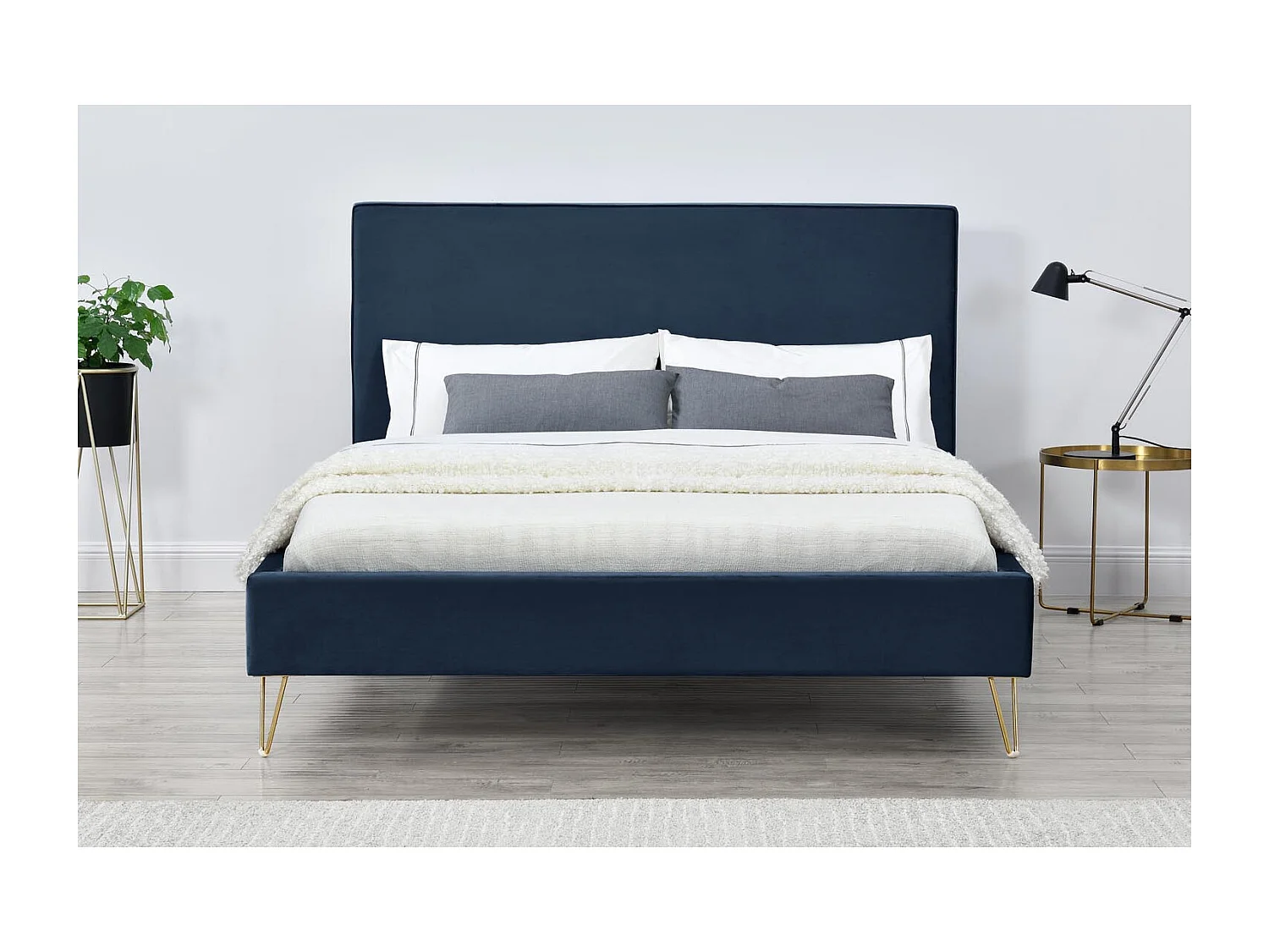 Structure de lit 140 x 190 cm en velours et laiton bleu RIVERSIDE